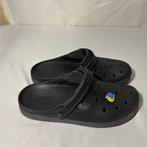 Mens size 7 and women’s size 9 crocs shoes, #G915 - Picture 2 of 5